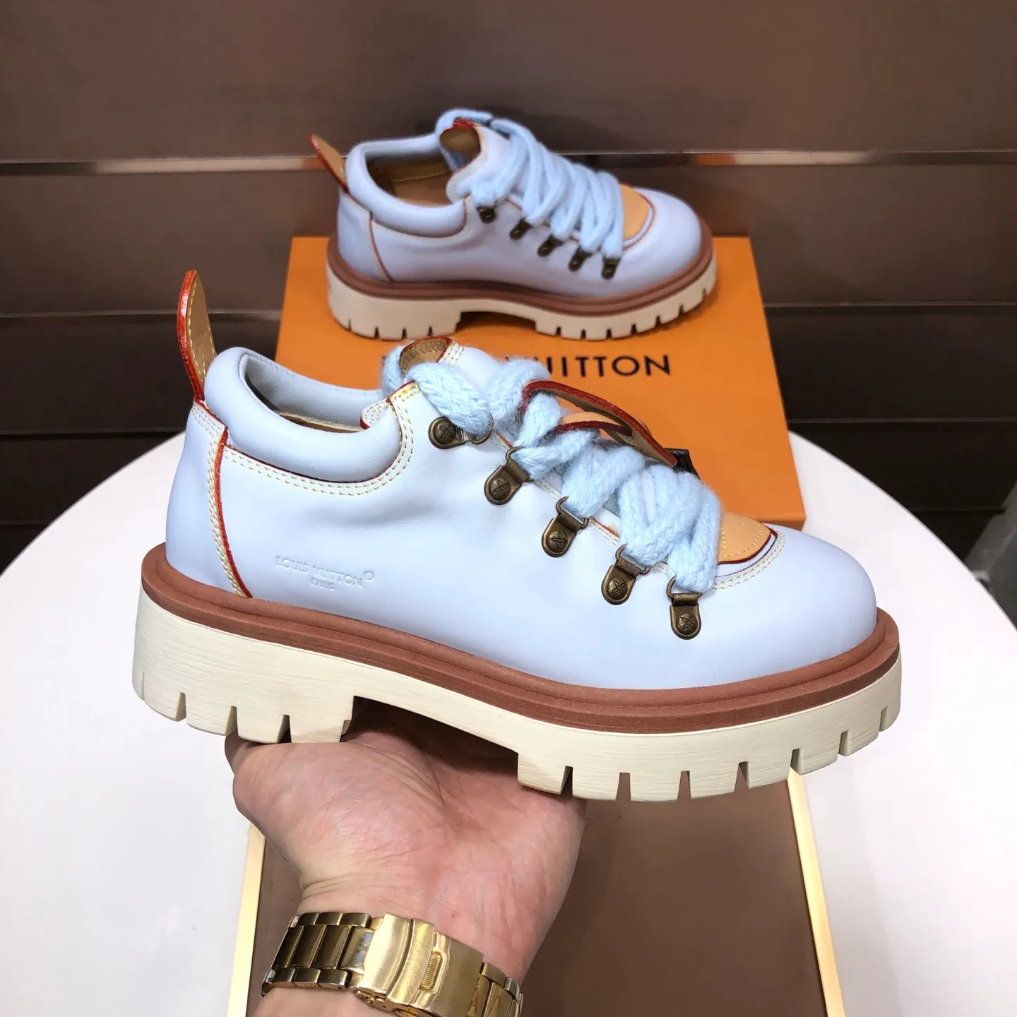 Men's shoes 💰660💰 LV Louis Vuitton 2025 autumn and winter new couple's new style, the original version is developed one to one, retro fashion, handsome and cool mountaineering derby shoes are out of stock 👍 💎 Material: imported first-layer cowhide 💎 Lining: imported lambskin 💎 Outsole: original molded TR non-slip sole 💎 Bottom height: 3.5cm 💎 Shoe size: 35-45 for both men and women